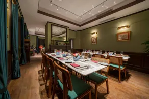 Shanghai Huaihai Mansion - Image 3