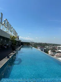 KUMU Suites Warhol at LK Simpang Lima Semarang - Image 2