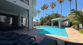 Privately Owned Hotel Room in Oaks Hotel - Image 3