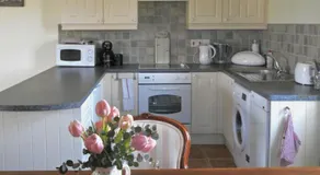 Spacious Swallow Cottage - Image 4