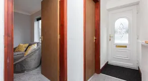 Preston 4 bedroom house near M55 & M6 - Image 4