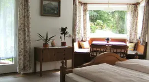Appartement de vacances adapté aux familles avec terrasse, barbecue et jardin | Vue jardin - Image 2