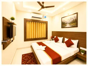 Sea Beach Side Hotel Goroomgo Sea Queen Puri with Premium Room - Image 4