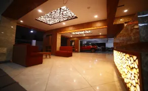 Hotel skml Grand - Image 2