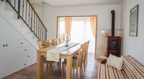 Atractiva villa totalmente equipada con piscina privada, barbacoa y terraza | Vistas al agua - Image 2