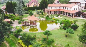Villa Garden - Image 5