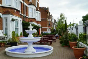 Clapham South Belvedere Hotel - Image 5