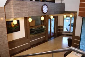 Hotel Carnation - Image 5