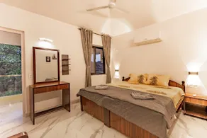 Modern 1BHK Condo With Pool 3min Walk To Beach - Image 2