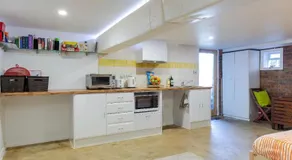 Modern & homely comfort - Image 3