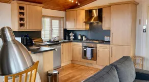 Beautiful Lodge Retreat - 3 Bedrooms - Sleeps 6 - Image 2