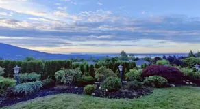 Stunning view in elegant 1 bedroom suite - Image 2