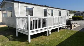 3 Bedroom Modern Caravan Sleeps up to 8 - Image 5