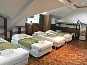 Tahanan Lakeview Hotel - Image 2