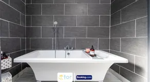 Explore Welsh Wonders, 3 Bedroom House By The One Retreats Short Lets & Serviced Accommodation Treharris - Image 3