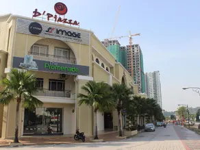 D Nice Hotel - Image 4