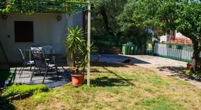 Olive and Herb Retreat - Image 5