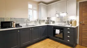 Ashbourne Luxury Suites - Image 4