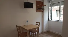 Martim Moniz 28 Guest House - Image 2