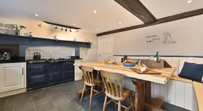 Blackham Court Farmhouse - Image 5