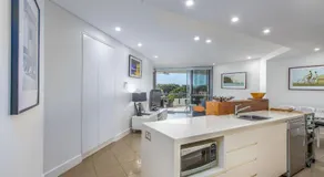 Casuarina Resort Style 3BR Apartment by uHoliday - Image 4