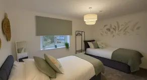 Cambridge Stylish Hot Tub Stay Sleeps 10 - Image 2