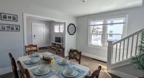 Modern Cozy, Free Parking, Near Downtown - Image 3