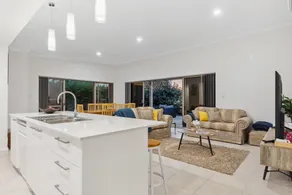 Spacious Family Home in Wannanup Mandurah - Image 4
