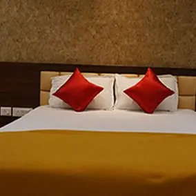 Happys Hotel - Image 2