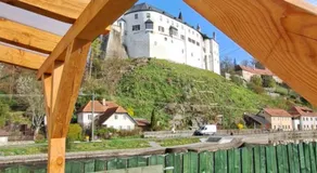 A room by a weir with a view of Rožmberk Castle - Image 4