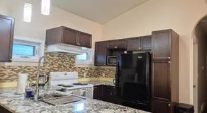 Central 3 Bedroom Gem Near ICE District - Stadium and Malls - Image 4