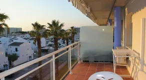 Port Canigó Apartment Pool Beach Parking - Image 5
