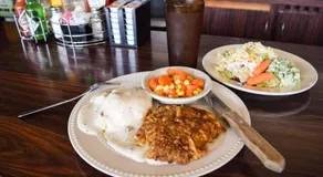 Oregon Trail Motel and Restaurant - Image 3