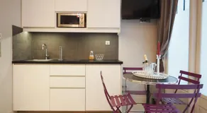 Palais royal apartment - Image 4