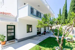 Apartments Garden - Image 3