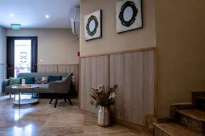 Covered Bridge Hotel - Image 5