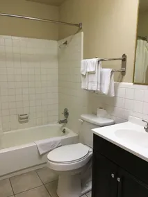Florence Inn And Suites - Image 4
