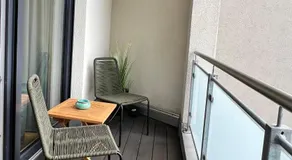 Modernes Apartment mit Balkon und Parkplatz Zentrum - Image 3