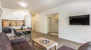 Luxury 2 bedroom apartment with sea view - Image 2