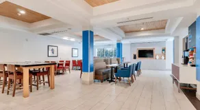 Holiday Inn Express Hotel & Suites Lake Elsinore by IHG - Image 4