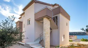 Cozy Apartment In Stara Novalja - Image 2