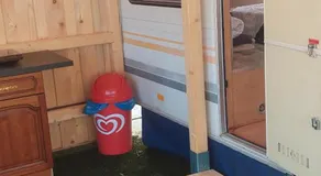 GyenesCamping Wohnwagen Knaus 1 Rechts - Image 2