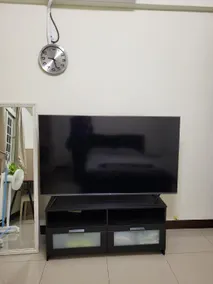 Yulin Yuanlin Brand New Clean Elegant Accommodation with 65-inch TV and Washing Machine - Image 3