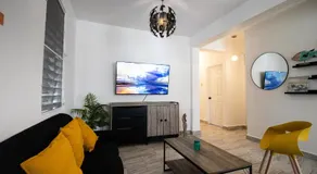Entire Vacation Home in San Juan - Fits 10 - Image 2
