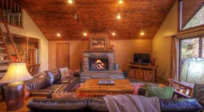 Hillside Hideaway - Hot Tub, Sauna, Kids loft - Image 4