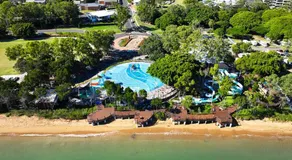 Luxury Resort Hotel Room Urangan Marina Precinct - Image 3