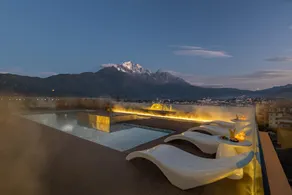 Zhuzhou Snow Mountain Resort Hotel - Image 3
