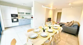 Inviting 3BR Flat w terraces&parking included - Image 3