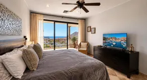 Luxury Pedregal Condo Walk to Cabo Marina - Image 3