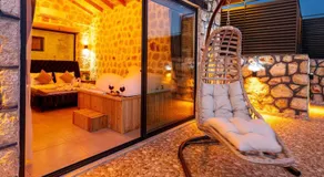 Kalkan'da 2 Yatak Odalı Jakuzili Villa-Villa Seabird - Image 4